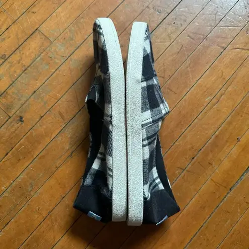 Toms  black & white plaid ortho comfortable slip on 12 shoes thumbnail 3