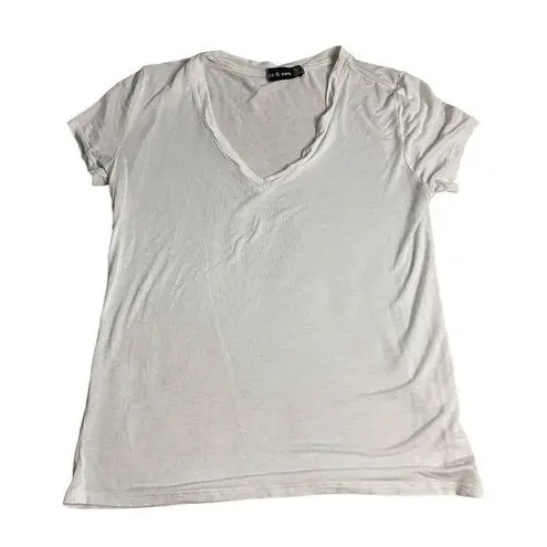 None BRAND NEW W/O TAGS Liz & Sara Solid White Soft Comfy Tshirt