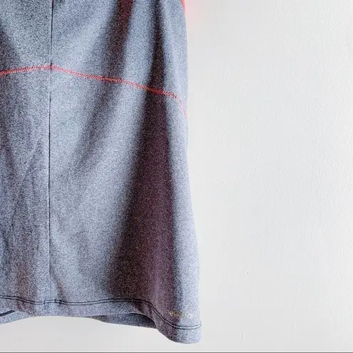 New Balance  • Quick Dry Racer Back Workout Tank Top‎ in Grey/Orange, Size Medium