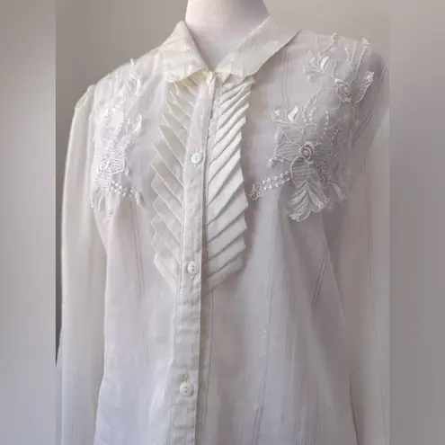 Shin Jia Shing Ivory Embroidered Long Sleeve Collared Button Down Blouse White