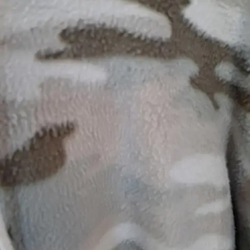 NWT Truth Camo Hooded Fleece Shirt Size Large White