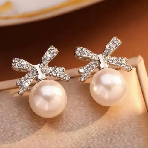 Elegant Silver Bow Pearl Earrings holidays Faux Rhinestone
Stud Earrings NIB