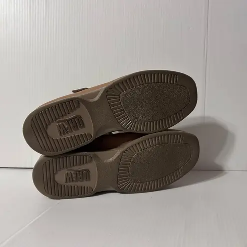 Drew beige leather Mary Jane comfort shoe women size 10 W