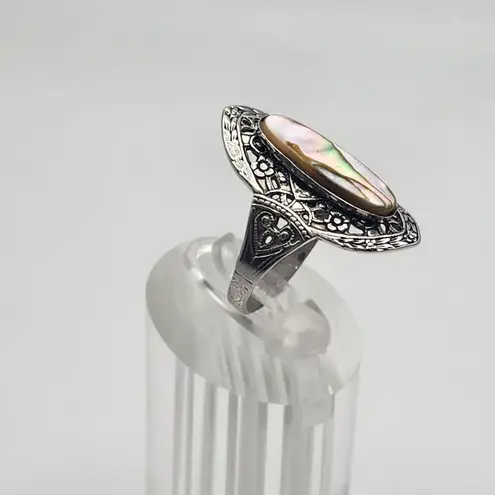 Vintage Uncas 14 Karat GE White Gold Mother of Pearl Ring (8) Silver