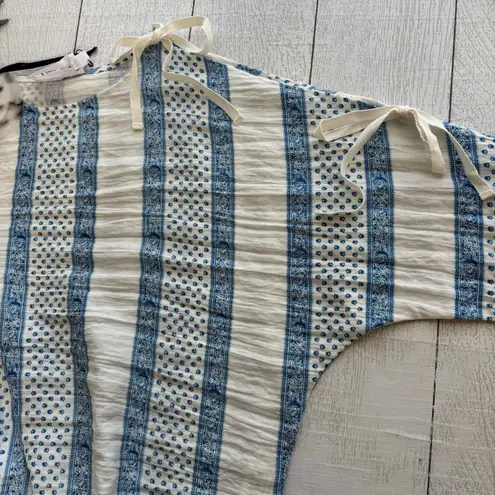 Line and Dot Blue & White Cold Shoulder Top Size Small NWT