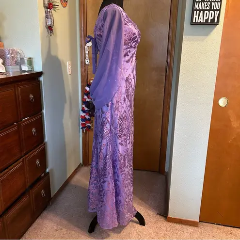 NWOT lavender sequined homecoming dress with sheer chiffon cape size 4 Purple
