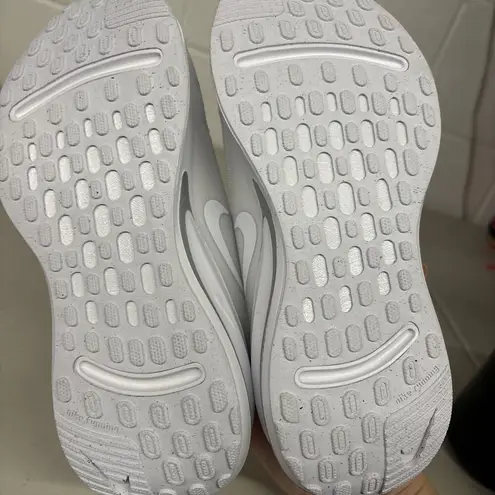Nike  Womens Sz 5 Journey Run Road Running Shoes White Silver Light Mesh Comfy - Image 6