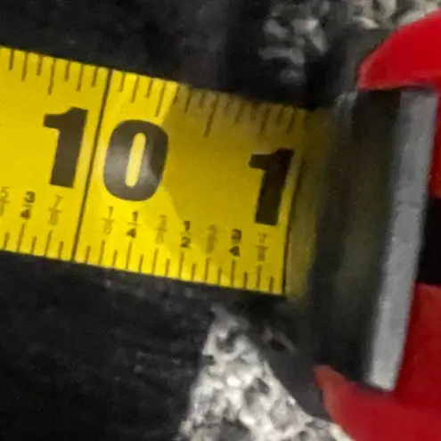 Maggie Sweet black short sleeve sweater L Size L