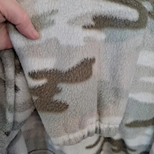 NWT Truth Camo Hooded Fleece Shirt Size Large White