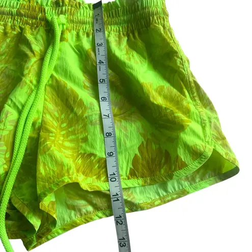 Aerie  Women's Tropical Monstera Print Green and Yellow Shorts Size S NWOT