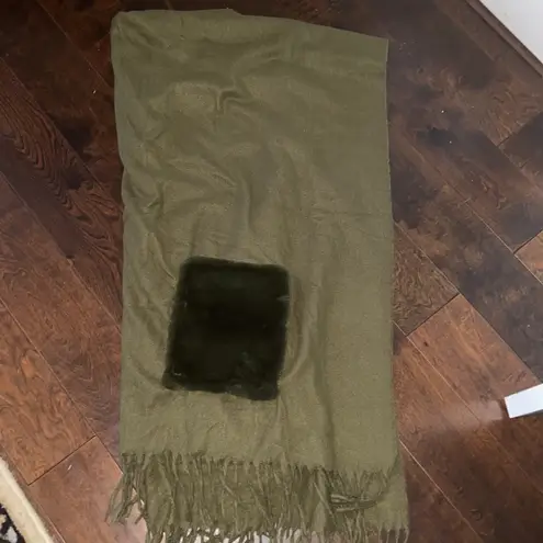 Rose + Olive Olive Kimono / Shawl with Pockets MSRP $48