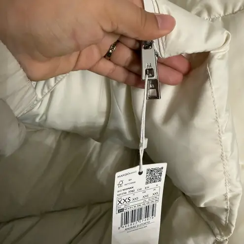 Mango  CREAM COLOR HOOD QUILTED WATER REPELLENT COAT SIZE XXS NWT