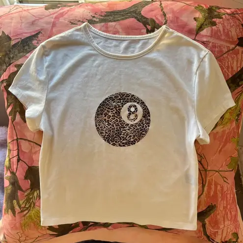 Edikted leopard print y2k 8 ball white short sleeve t shirt / graphic baby tee