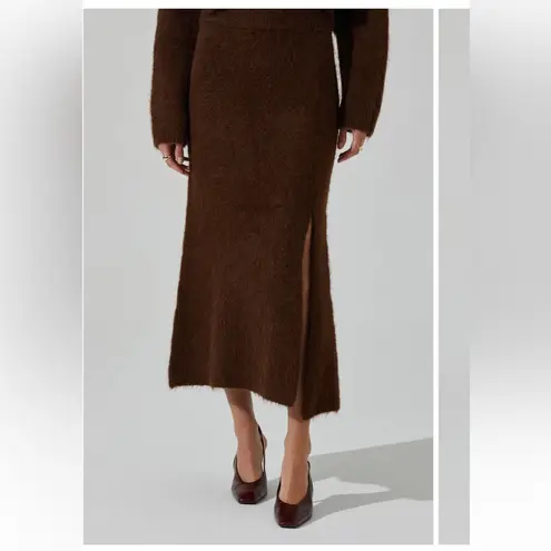 ASTR  the Label Sinisa Fuzy Alpaca Blend Sweater Midi Skirt thumbnail 3