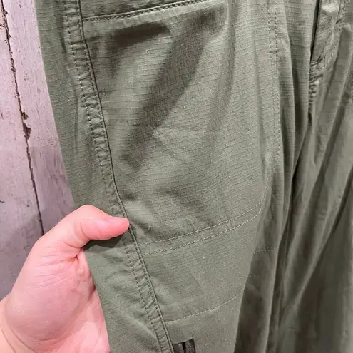 prAna Halle Green Hiking Nylon Pants Roll Tab Women Size 2 Quick Dry Low Rise