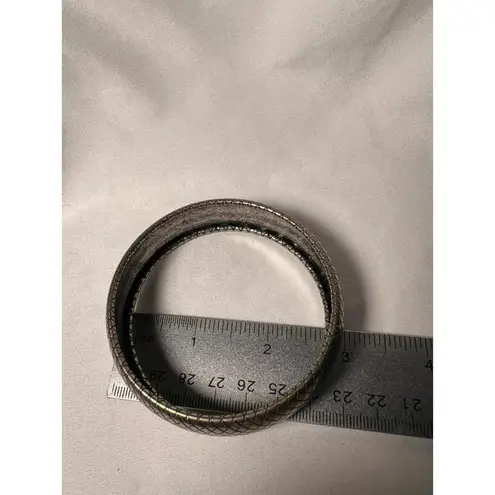 Vintage Silver Toned Lattice patterned thick regal bangle bracelet