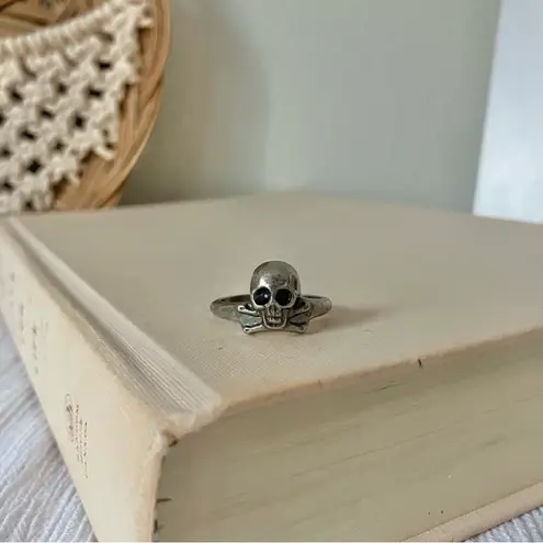 Skull Crossbones Gunmetal Pirates Ring Vintage Silver Pewter Grunge Punk Emo Goth Jewelry