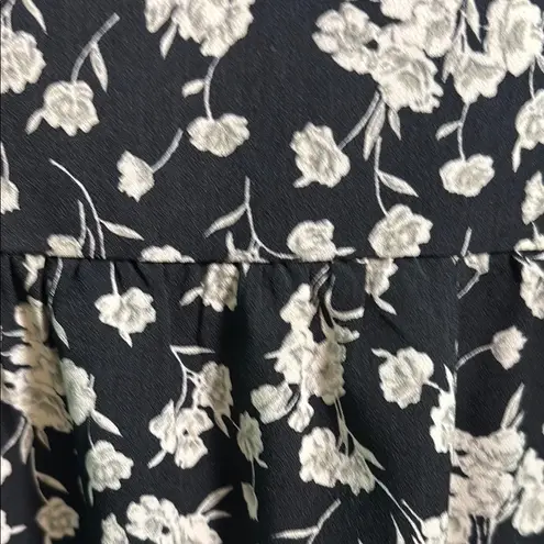 Cutie Blonde Floral Black and White Camisole Top Size M