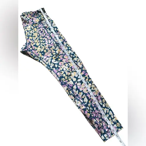 Tek Gear  Workout Gear Floral Pants Size Medium With Pockets