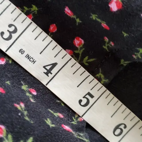 Levi's  midrise shortie denim shorts size 29