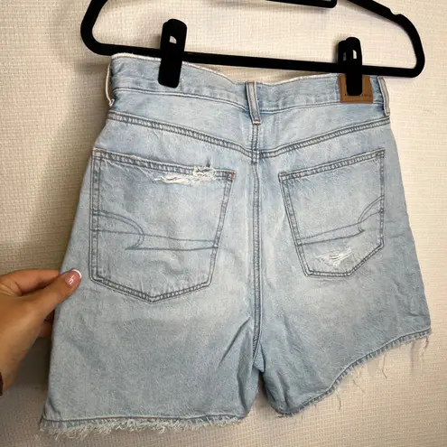 American Eagle Highest Rise Baggy Denim Shorts Light Wash Distressed Size 6 Blue