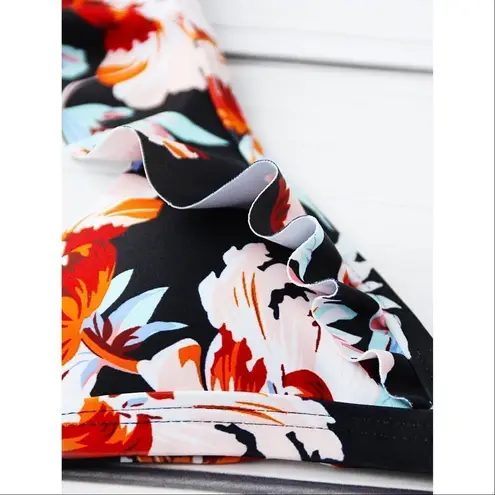 ✨HP✨Flower Print Ruffle Strap Triangle Bikini Set✨ Black Size L