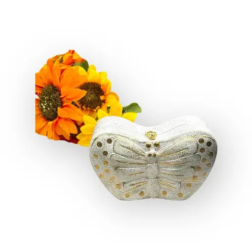 Timmy Woods 🝮 Butterfly Box Handbag Bag Minaudière 🝮
Gold Braided Strap 🝮 White