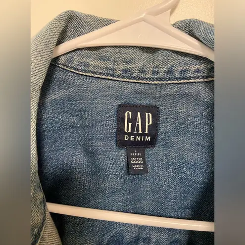 Gap ✨ EUC | Vintage  women’s denim jacket with wrap around tie belt — large P