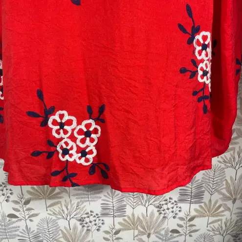 Kindred Plus Size 1X Red Embroidered Floral Blouse Short Sleeve V-Neck Top