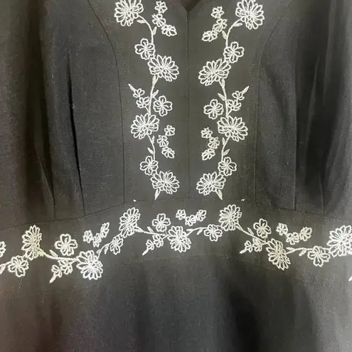 Sag Harbor Black Embroidered Floral Linen Blend Blouse Size Small