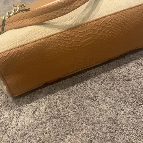 Apt. 9 NWOT Tan and ivory gold chain bag