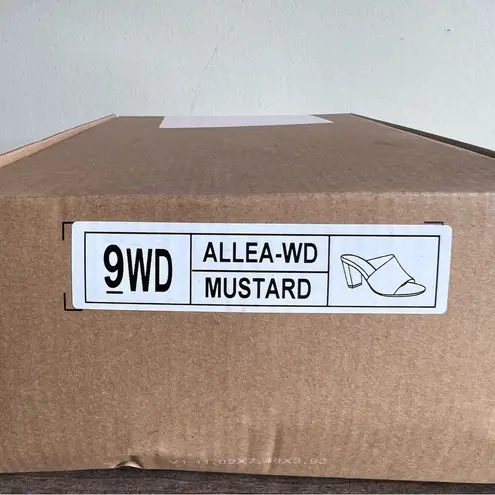 Journee Collection Allea Backless Pump Women's Size 9 Wide #B1500