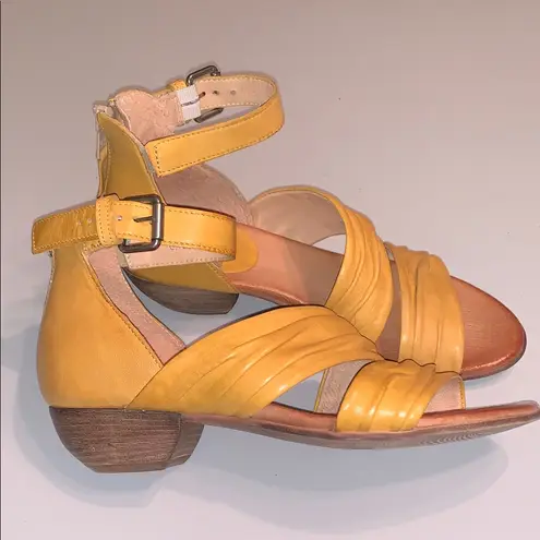 Miz Mooz Cassie Women's Leather Mustard Yellow Ankle Strap Sandals 38