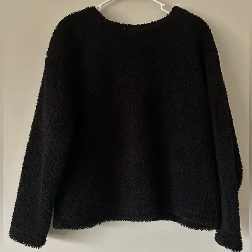 Uniqlo  Fuzzy Crewneck Sweatshirt Size Medium