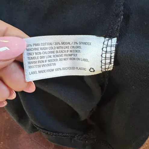 Merona The Ultimate Tee Shirt T Shirt V Neck Top Size Large Black