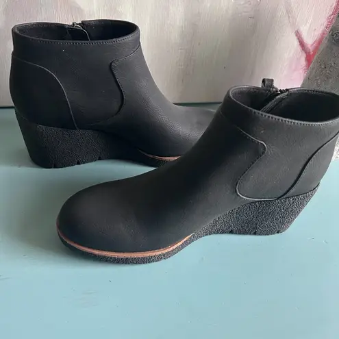 NWOT Dr. Scholl's Women's Bianca Black Suede Wedge Booties Size 7.5 Ankle Boots