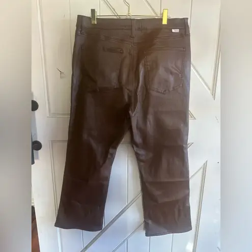 DAZE Shy High Waist Coated Kick Flare
Jeans size 32 NWT Brown