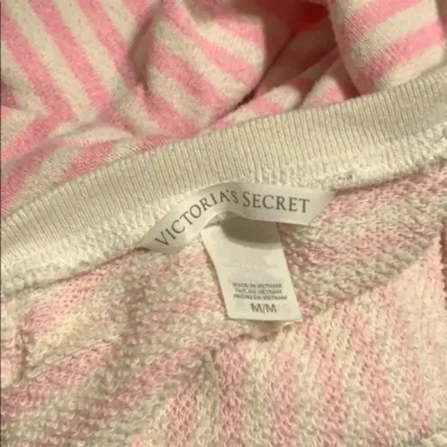 Victoria's Secret Victoria’s Secret Lightweight Sweater/Sweatshirt