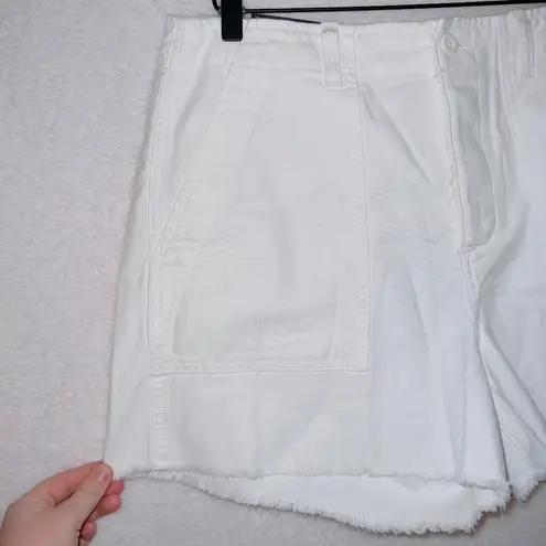 Gap NWT  High Rise Utility Shorts in Optic White women's size 12