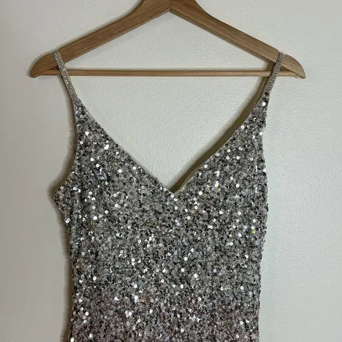 Mac Duggal embellished sequins ombré color long gown with slit style 5064 size 6 - Image 4