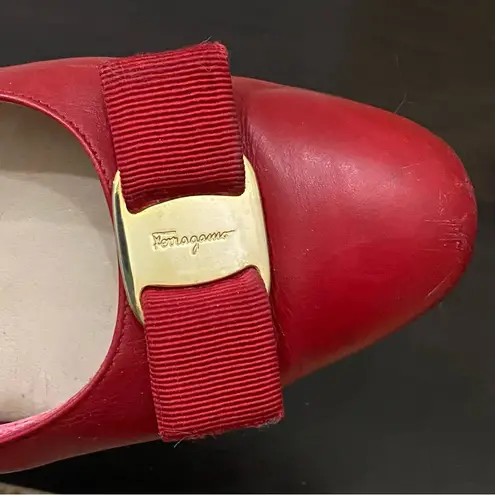 Salvatore Ferragamo Vintage 08100 Red Vara Bow Low Heel Leather Pumps Size 8 A2