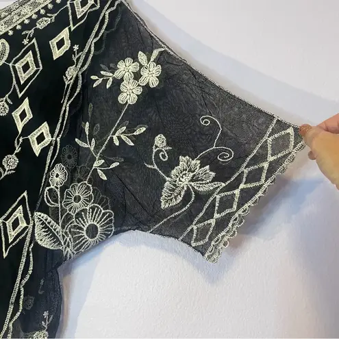 Ultra Pink Black Sheer Flowy Boho Top With Cream Embroidery Floral Size Medium