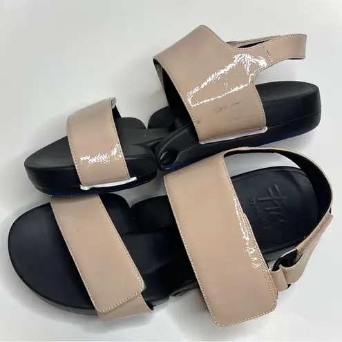 Figs by Figueroa Figulous Crinkled Patent Leather Flex Sandal in Rose Gold Pink Size 9.5