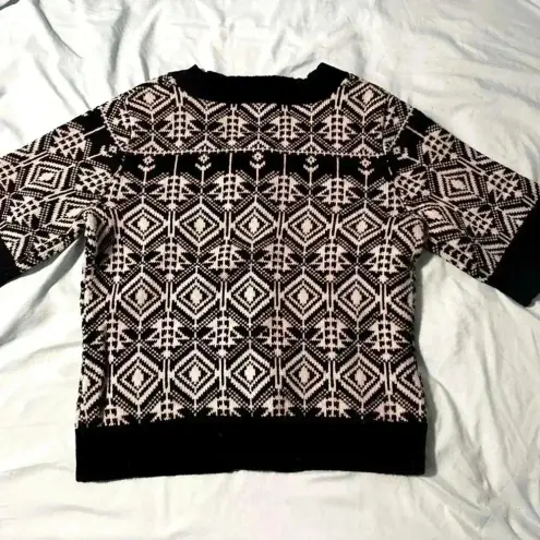 Jillian Jone Thick Wool Short Sleeve Sweater Black/ Off White. Sz: S Aztec print Black