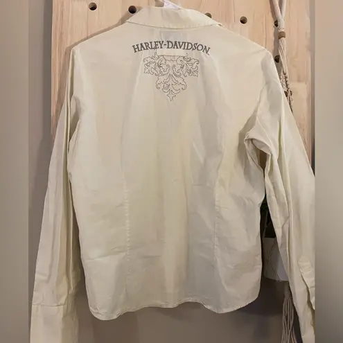 Harley Davidson Vintage  Women’s Embroidered Snap Button Blouse. Size LARGE Cream