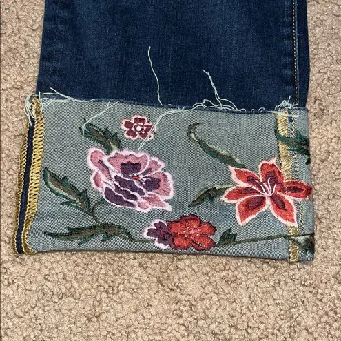 Driftwood Colette Stretch Denim Embroidered Floral Cuffed Crop Straight Jeans 32
