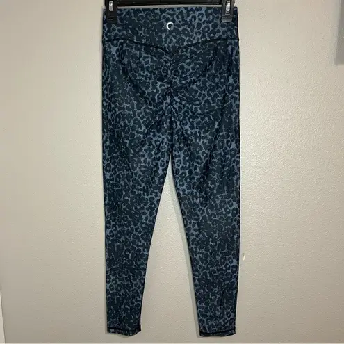 Zyia Scrunchy Light N Luxe leopard print ruched 7/8 athletic leggings size 6-8