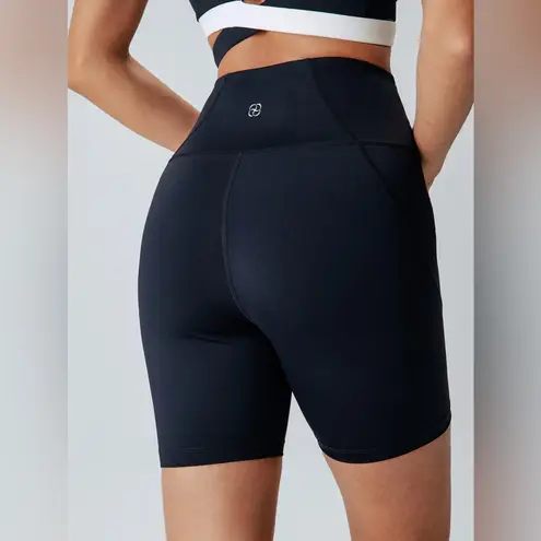 Berlook Activewear Black Crossover Shorts 6"