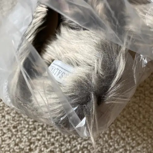 P.J. Salvage NEW Faux Fur Warm Slippers Size M/L Shoe Sizes 7.5 - 10.5 NIB