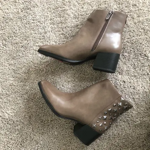 Circus by Sam Edelman NEW circus Sam Edelman taupe studded pointed boots